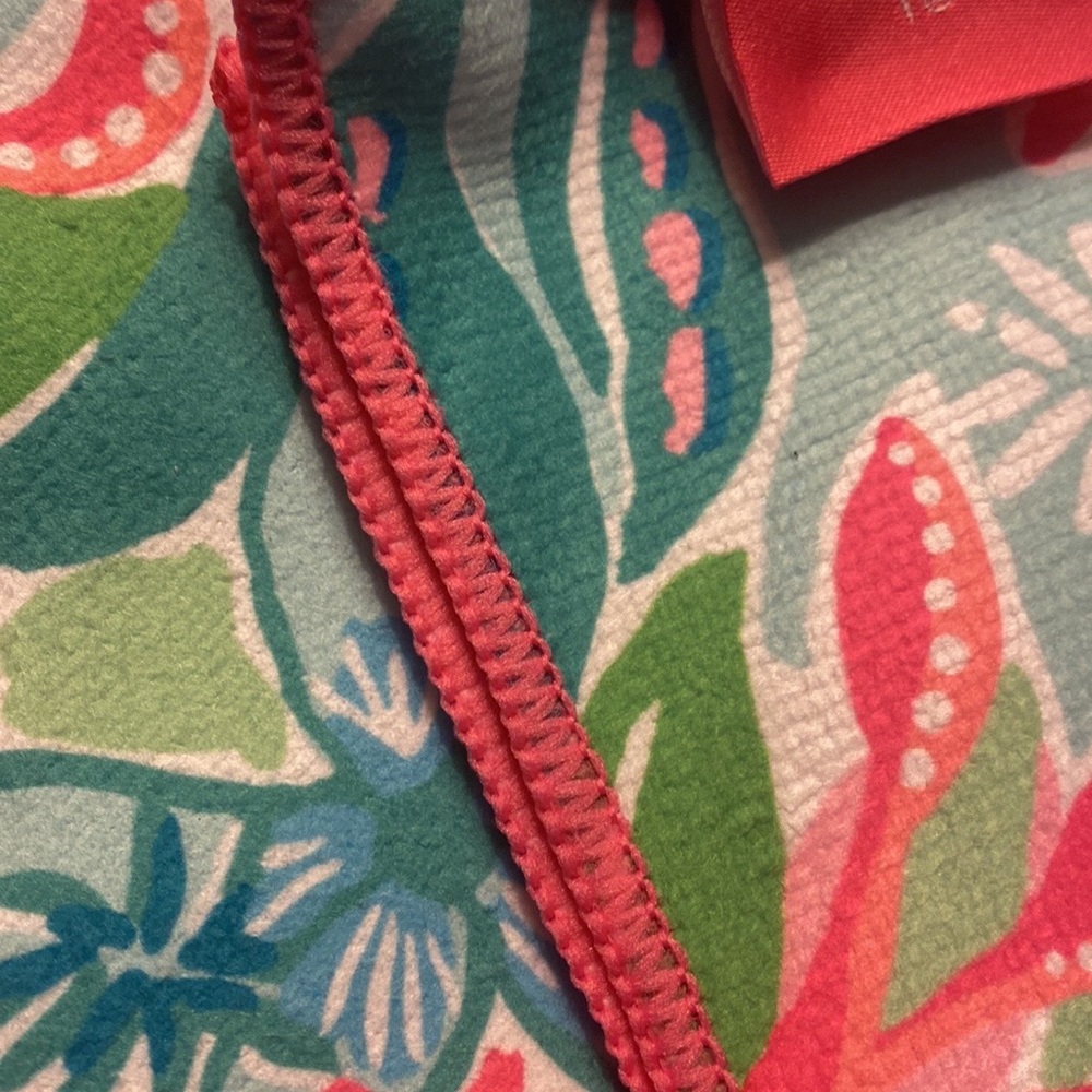New Lilly Pulitzer Beach Towel - Picture 8 of 10